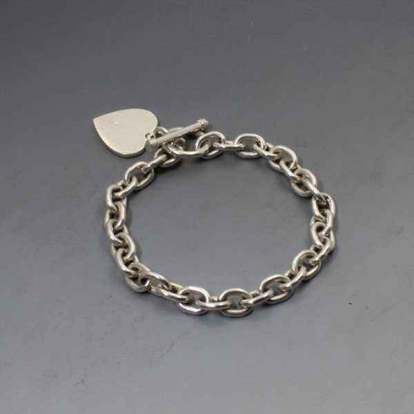 Silver heart chain bracelet top